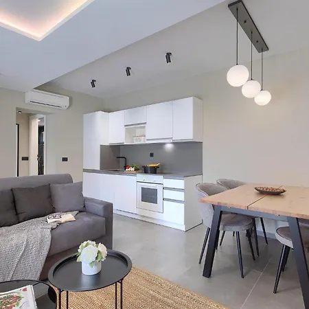 Lakora Holiday home Kirmenjak