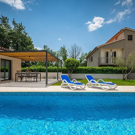 Lakora Holiday home Kirmenjak